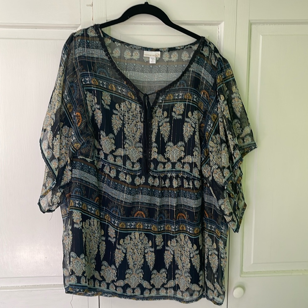 2 piece blouse set. Blouse and tank. EUC